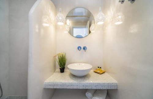 Karterados Villa | Beautiful Santorini Villa 2 Bedroom Villa Private Pool & Magical Sea Views Karterados