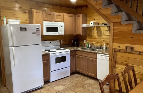 Van Buren Cabin | Beautiful Scenic River Cabin just 1/2 mile from Current River!