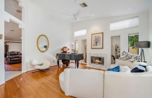 Sunset Ridge House | Beautiful Scottsdale Escape Heated Pool, Spa, & Putting Green