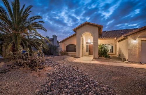 Sunset Ridge House | Beautiful Scottsdale Escape Heated Pool, Spa, & Putting Green