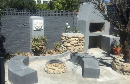 Rooiels House | Beautiful Sea front cottage right on the Atlantic ocean.