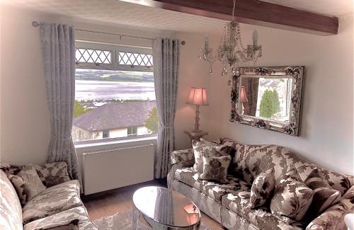 Port Glasgow Apartment | Beautiful Sea View 2 Bed Home