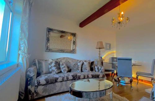 Port Glasgow Apartment | Beautiful Sea View 2 Bed Home