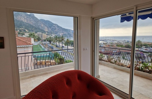 Menton Apartment | Beautiful sea view, beach 100m away. All comforts. As new