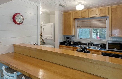 Seaside House | Beautiful Seaside Cottage, Sports Club, Sleeps 6 + Free Attraction Tickets!