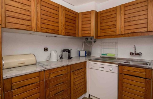 Ameijeira Apartment | Beautiful Seaview 1 Bdrm Apt above Beach