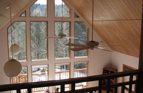 Rainbow Valley House | Beautiful Secluded Mountain Home in Divide with Pikes Peak views. King sized bed