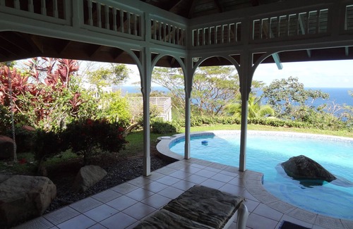 Concordia Cottage | Beautiful, secluded, open plan cottage with spectacular sea views