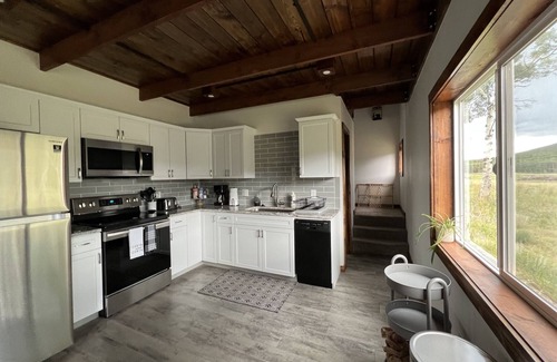 Fort Garland Cabin | Beautiful SoCO Mtn Getaway