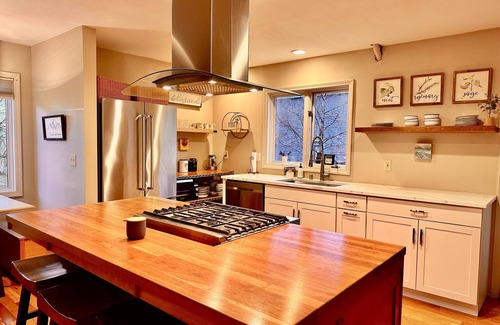Bayshore - Klatt House | Beautiful South Anchorage Home