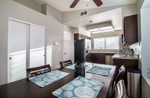 South Scottsdale House | Beautiful South Scottsdale home in quiet neighborhood with open space & patio