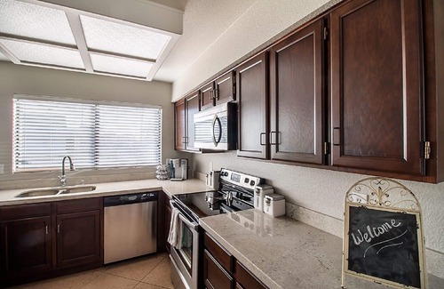South Scottsdale House | Beautiful South Scottsdale home in quiet neighborhood with open space & patio
