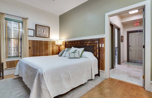 Steinhatchee Cabin | Beautiful Southern Pines Lodge in Steinhatchee Landing Resort