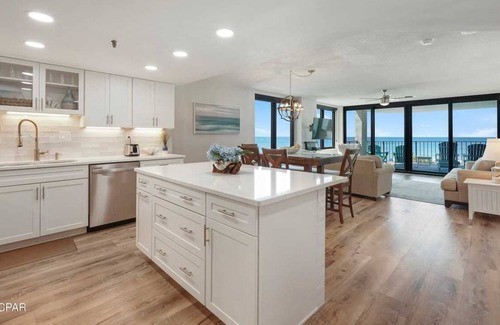 Biltmore Beach Condo | Beautiful Spacious House 2 Bed / 2 Bath Spring dates open!