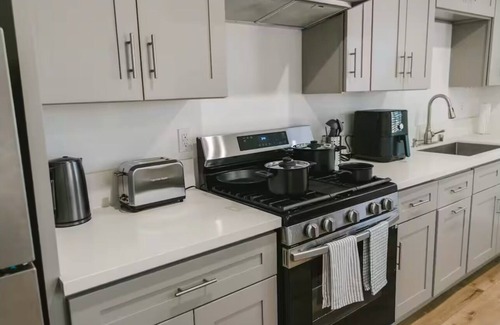 East Los Angeles Apartment | Beautiful Spacious Apartment Near Downtown LA