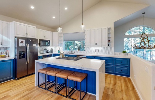 Pioneer Trail House | Beautiful & Spacious Newer Home with Lovely Master Suite & Gourmet Kitchen