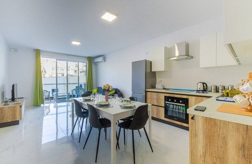 Bugibba Apartment | Beautiful Spacious and Bright 3 Bedroom 2 Bathroom Apartment I6