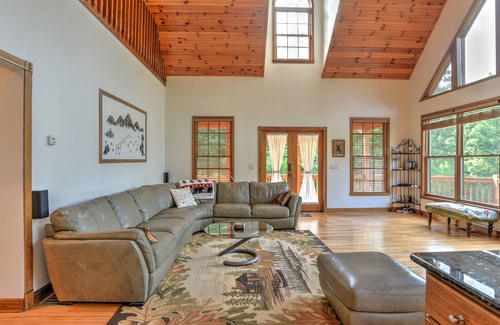 Maggie Valley House | Beautiful Spacious Mountain Chalet- perfect for your family get away!!!