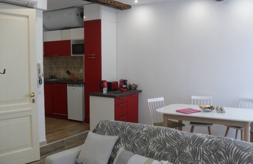 Le Suquet Apartment | Beautiful, Spacious, 1 Bedroom Apt in Cannes