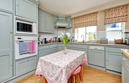 South Kensington Apartment | Beautiful & Spacious, 2 Bed in South Kensington