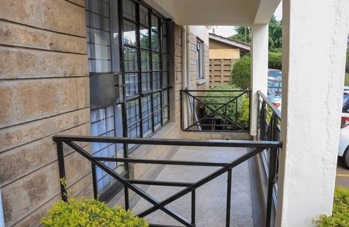 Mbotela Apartment | Beautiful spacious apartment in gated community 20 min from Internatn'l Airport!