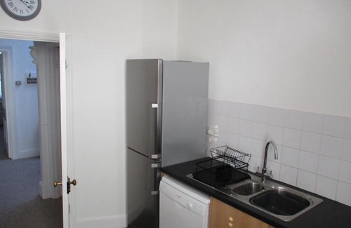 Ryde Apartment | Beautiful Spacious Apartment 1st Floor Sleeps 5