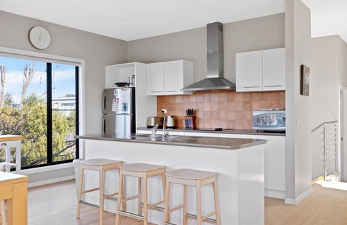 Smiths Beach House | Beautiful spacious pet friendly home next to the ocean