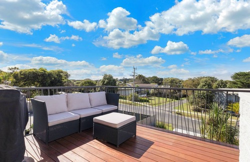 Smiths Beach House | Beautiful spacious pet friendly home next to the ocean