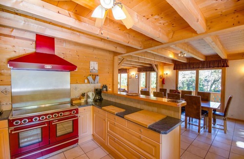 Samoens Ski Chalet | Beautiful spacious chalet, with hot-tub, garden, 5 mins walk to Samoens centre