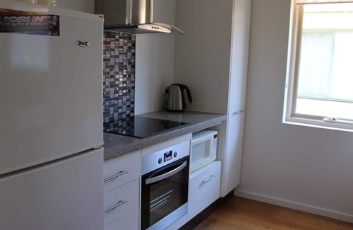 Cowes House | Beautiful spacious pet friendly home near the beach.