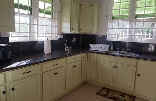 Mahaut Apartment | Beautiful, spacious, quiet, stylish apartment close to city center