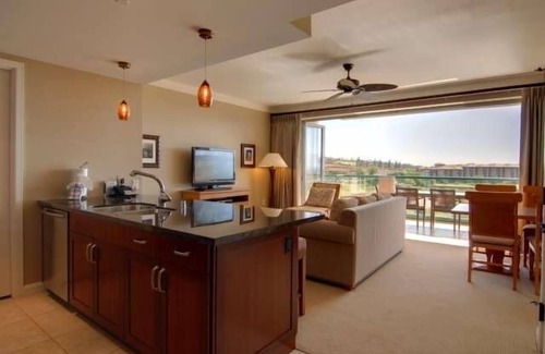 Honokowai Condo | BEAUTIFUL SPACIOUS UNIT WITH PARTIAL OCEAN VIEW