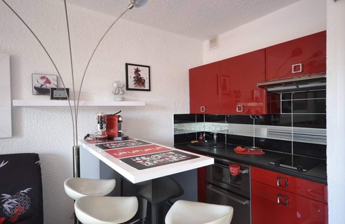 La Faviere Apartment | BEAUTIFUL STUDIO AIR CONDITIONING CABIN ideal for 1 couple and 3 children.