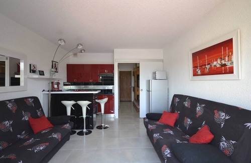 La Faviere Apartment | BEAUTIFUL STUDIO AIR CONDITIONING CABIN ideal for 1 couple and 3 children.
