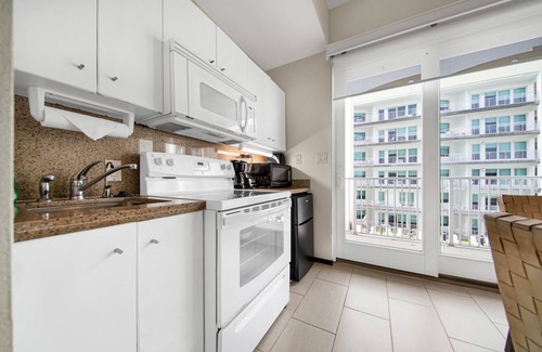 South Padre Island Hotel | Beautiful Studio 2 Full Size Beds with Kitchenette