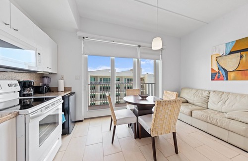 South Padre Island Hotel | Beautiful Studio 2 Full Size Beds with Kitchenette