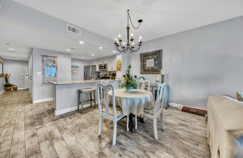 Fort Walton Beach - Destin Condo | BEAUTIFUL STERLING SHORES GULF FRONT CONDO!