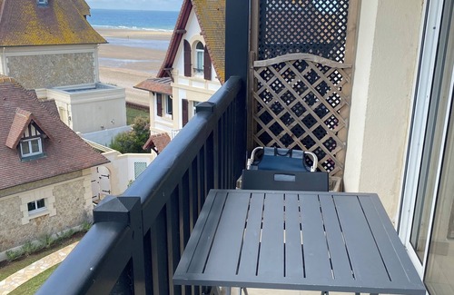 Blonville-sur-Mer Apartment | Beautiful studio by the beach