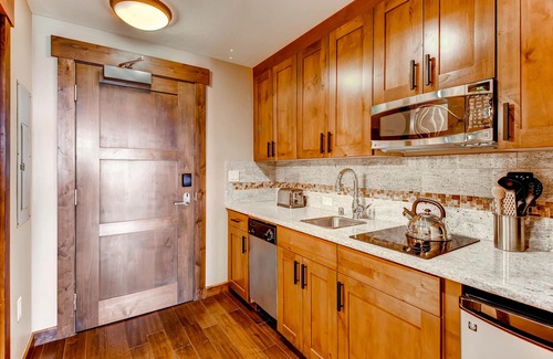 Steamboat Springs Apartment | Beautiful studio w/private balcony & shared pool, hot tubs, fitness & game room