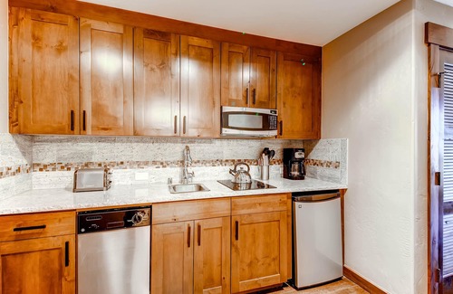 Steamboat Springs Apartment | Beautiful studio w/private balcony & shared pool, hot tubs, fitness & game room
