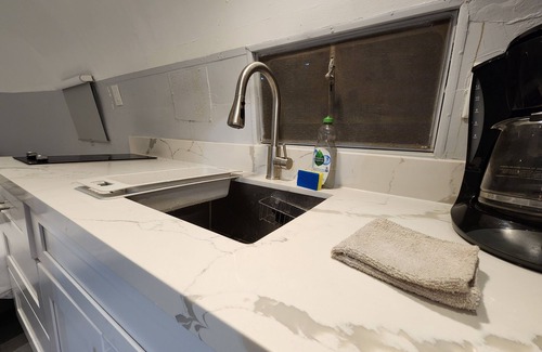 Mid City House | Beautiful Studio Airstream!