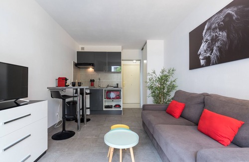 Riquier Apartment | Beautiful Studio - balcony - air-conditioned
