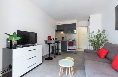 Riquier Apartment | Beautiful Studio - balcony - air-conditioned