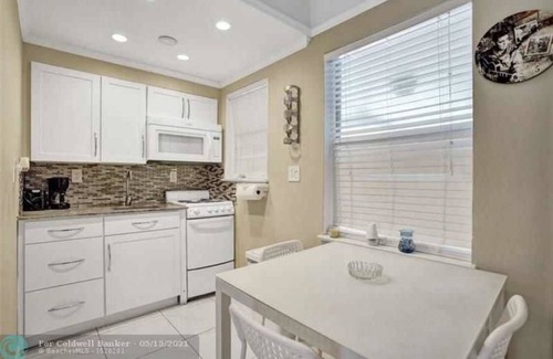 Hollywood Lakes Apartment | Beautiful studio condo steps from the beach!