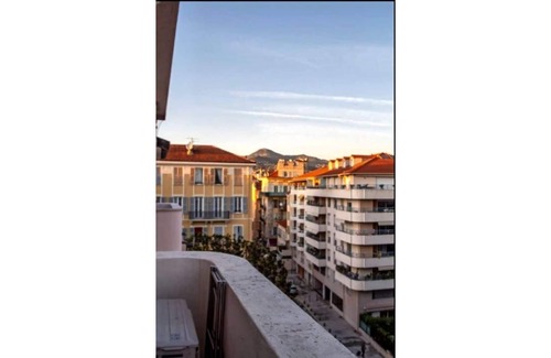 Lepante Quarter Apartment | Beautiful Studio Hypercentre! 2pax AC, Wi-Fi
