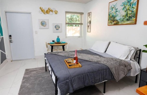 Little Haiti House | Beautiful Studio in Heart of Miami 2