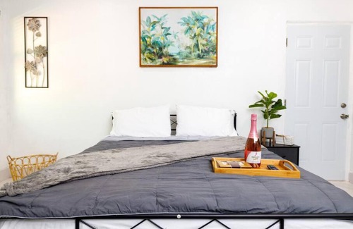 Little Haiti House | Beautiful Studio in Heart of Miami 2