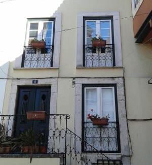 Santa Maria Maior Apartment | Beautiful Studio in Historic Alfama