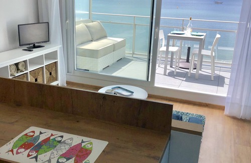 Benodet Apartment | Beautiful studio spectacular view of the beach