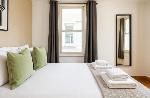 St Luke's Apartment | Beautiful Stylish 2 Bed Flat Clerkenwell